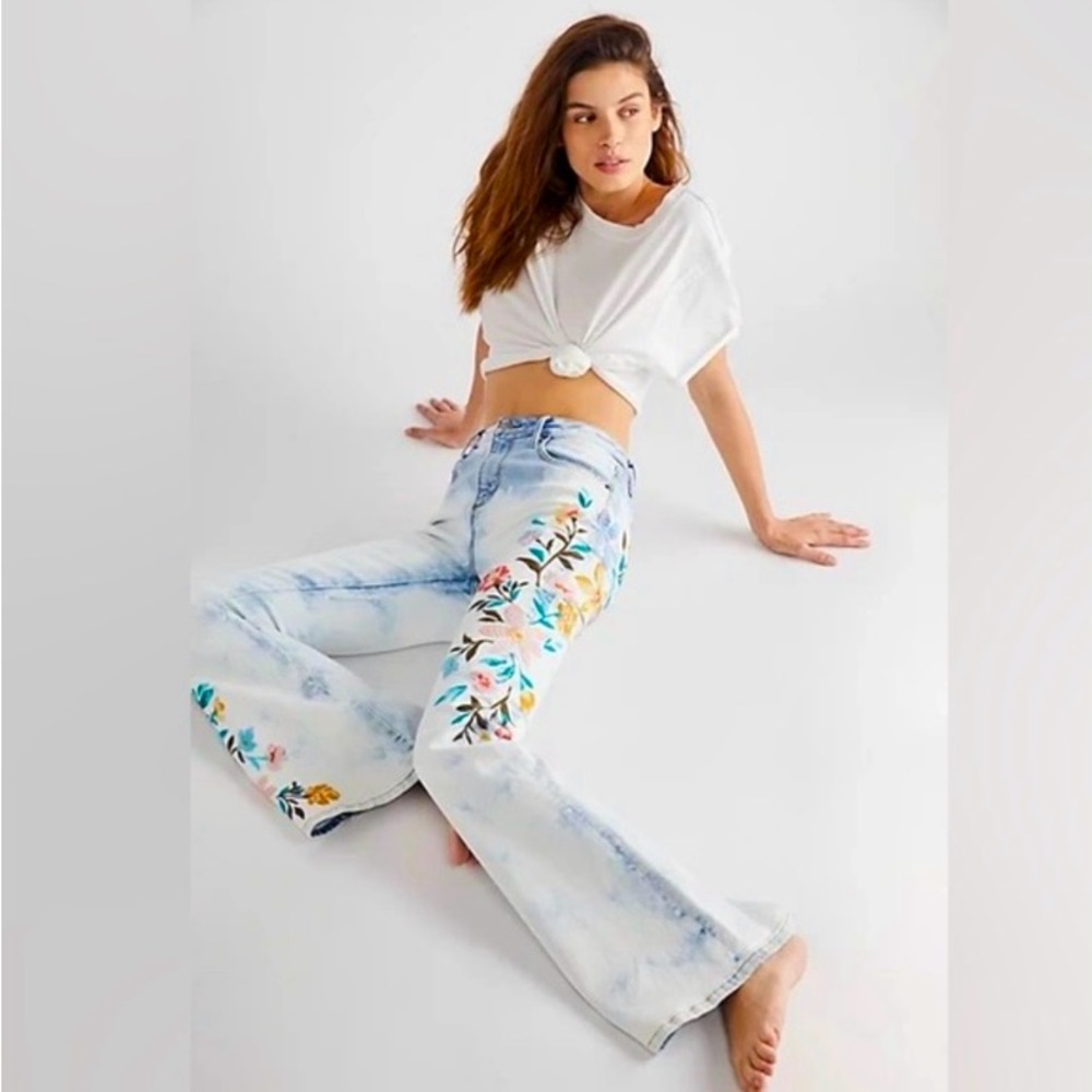 FREE PEOPLE DRIFTWOOD X Farrah Embroidered Flare Jeans NWOT 30